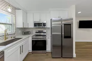 1806 Vancouver Dr, Clearwater, FL 33756 - Photo 10