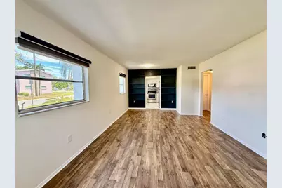 3460 32nd Avenue N #101, Saint Petersburg, FL 33713 - Photo 2