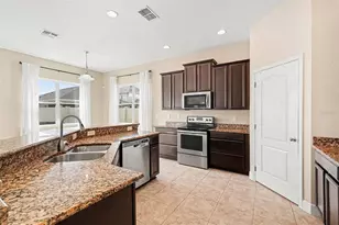 7614 Atwood Dr, Wesley Chapel, FL 33545 - Photo 6