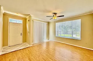 10440 White Lake Ct, Tampa, FL 33626 - Photo 4