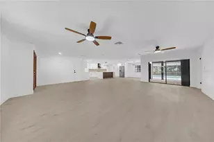 2905 Bluffs Dr, Largo, FL 33770 - Photo 10