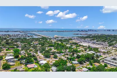 2905 Bluffs Drive, Largo, FL 33770 - Photo 8