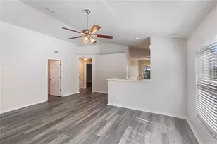7456 Oxford Garden Cir, Apollo Beach, FL 33572 - Photo 4