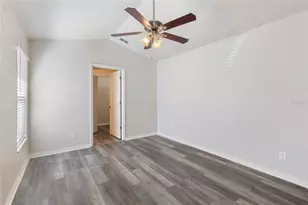 7456 Oxford Garden Cir, Apollo Beach, FL 33572 - Photo 16