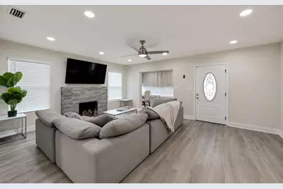 2219 16th Street N, Saint Petersburg, FL 33704 - Photo 4