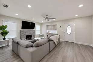 2219 16th St N, Saint Petersburg, FL 33704 - Photo 4
