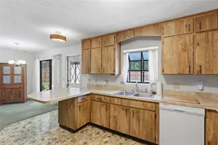 4923 17th St, Zephyrhills, FL 33542 - Photo 4