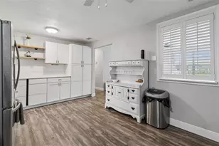 39051 12th Ave, Zephyrhills, FL 33542 - Photo 16