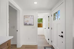 3036 20th St N, Saint Petersburg, FL 33713 - Photo 4