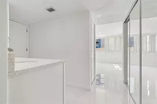 450 Treasure Island Causeway, Treasure Island, FL 33706 - Photo 22