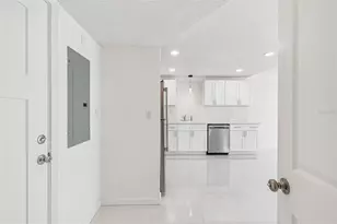 450 Treasure Island Causeway, Treasure Island, FL 33706 - Photo 2