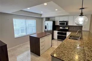 1117 S Pinellas Bayway S, Saint Petersburg, FL 33715 - Photo 4