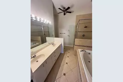 1117 S Pinellas Bayway S #306, Saint Petersburg, FL 33715 - Photo 10