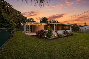 1029 W Country Club Cir, Plantation, FL 33317 - Photo 16