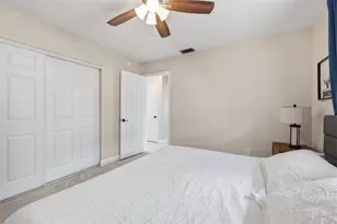 801 89th Ave N, Saint Petersburg, FL 33702 - Photo 16