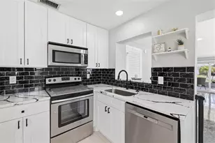 801 89th Ave N, Saint Petersburg, FL 33702 - Photo 6