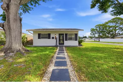 801 89th Avenue N, Saint Petersburg, FL 33702 - Photo 2