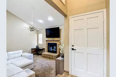 87 1st Avenue NW, Lutz, FL 33548 - Photo 6