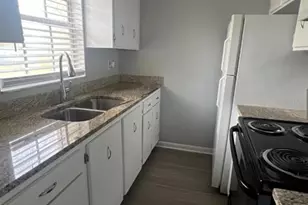 709 Oceanside Cir, Ruskin, FL 33570 - Photo 4