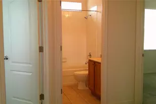 609 Cedar Waxwing Dr, Brandon, FL 33510 - Photo 20