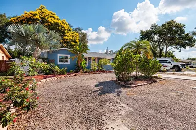 6275 51st Avenue N, Saint Petersburg, FL 33709 - Photo 4