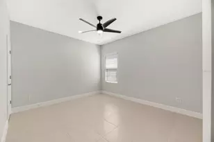 13180 Wellspring Dr, Lithia, FL 33547 - Photo 14