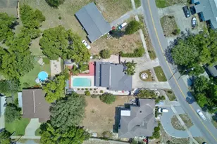 703 Riverside Dr, Tarpon Springs, FL 34689 - Photo 40