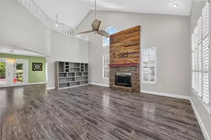 703 Riverside Dr, Tarpon Springs, FL 34689 - Photo 8