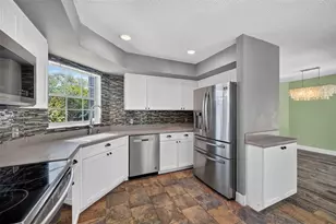703 Riverside Dr, Tarpon Springs, FL 34689 - Photo 18