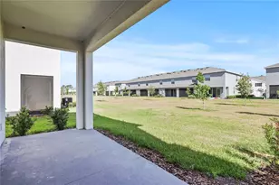 33055 Tulip Petal Ln, Wesley Chapel, FL 33545 - Photo 4