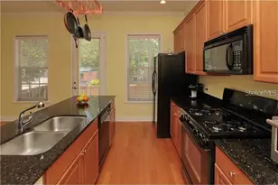 2902 Hansen Manor Ln, Tampa, FL 33611 - Photo 8
