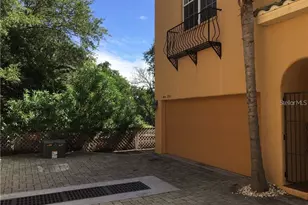 2902 Hansen Manor Ln, Tampa, FL 33611 - Photo 6