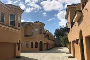 2902 Hansen Manor Ln, Tampa, FL 33611 - Photo 4