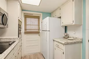200 Glennes Ln, Dunedin, FL 34698 - Photo 14