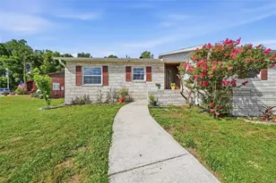 10310 Blue Field Ct, Thonotosassa, FL 33592 - Photo 2