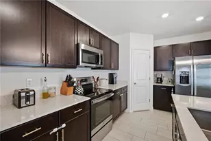 12547 Timber Moss Ln, Riverview, FL 33579 - Photo 8