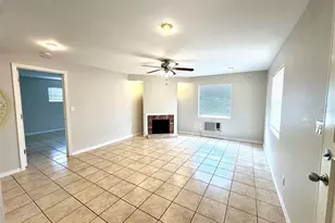 1458 Cleveland St, Clearwater, FL 33755 - Photo 2
