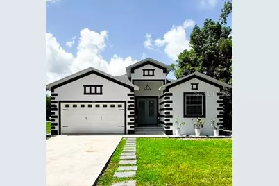 36842 Center Ave, Dade City, FL 33525 - Photo 1