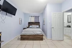 10107 N Aster Ave, Tampa, FL 33612 - Photo 6