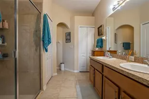 905 Parker Den Dr, Ruskin, FL 33570 - Photo 16