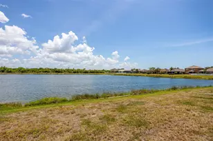 905 Parker Den Dr, Ruskin, FL 33570 - Photo 2