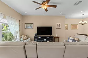 905 Parker Den Dr, Ruskin, FL 33570 - Photo 10