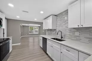 4521 41st Ave N, Saint Petersburg, FL 33714 - Photo 8