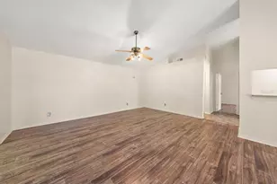 2069 Lakeview Dr, Clearwater, FL 33763 - Photo 8