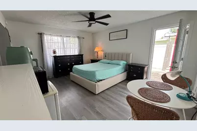 855 Sunridge Point Drive #B, Seffner, FL 33584 - Photo 2