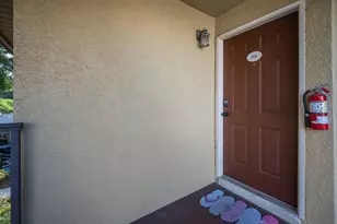 10195 Sailwinds Blvd N, Largo, FL 33773 - Photo 6