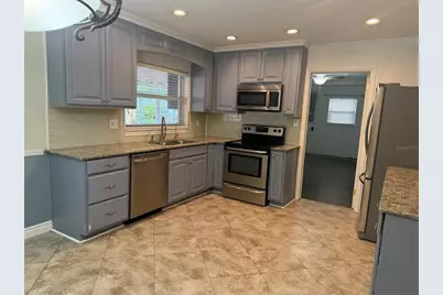 8009 Paulson Lane, Tampa, FL 33617 - Photo 6