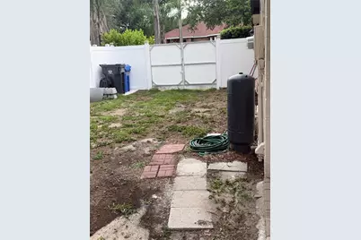 8009 Paulson Lane, Tampa, FL 33617 - Photo 20