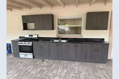 8009 Paulson Lane, Tampa, FL 33617 - Photo 12
