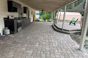 8009 Paulson Ln, Tampa, FL 33617 - Photo 14